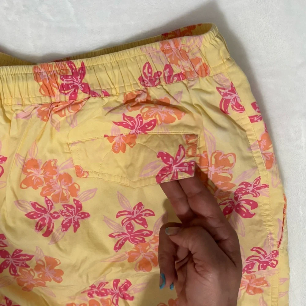 LILLY PULITZER Men's Floral Print Swim Trunks